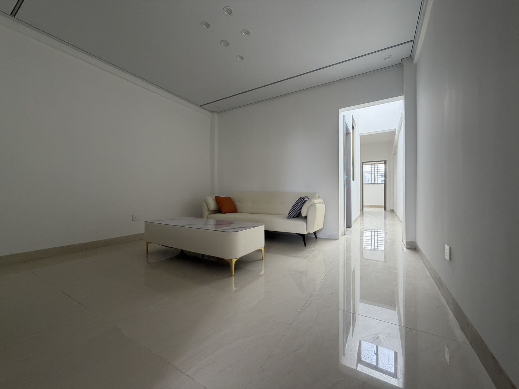 凯旋豪庭10栋211公寓,30.8方，8万· 30.08方